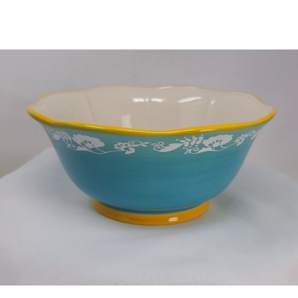 Set of three Pioneer Woman Spring Bouquet teal and cream floral bowls. - Picture 2 of 4